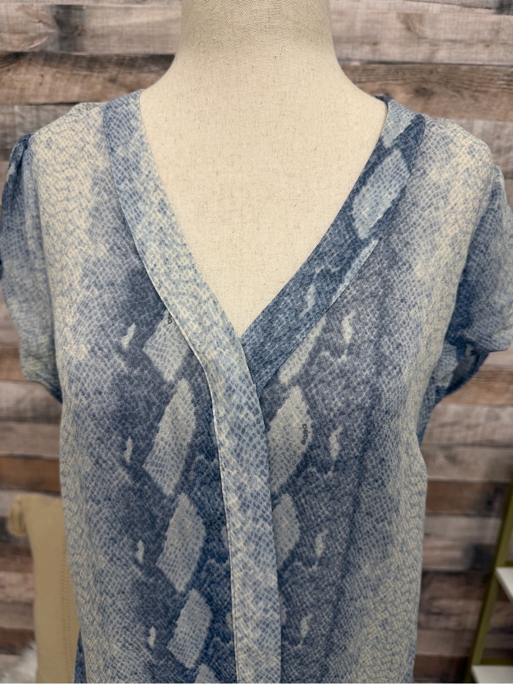 Bebe Blue Snake-Print Ruffle Top Blouse - Picture 6 of 7